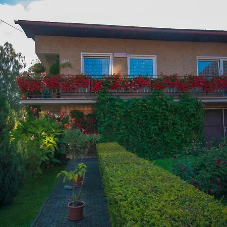 Pri Zamocku Bešeňová