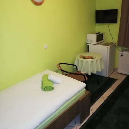 Pri Zamocku Bešeňová