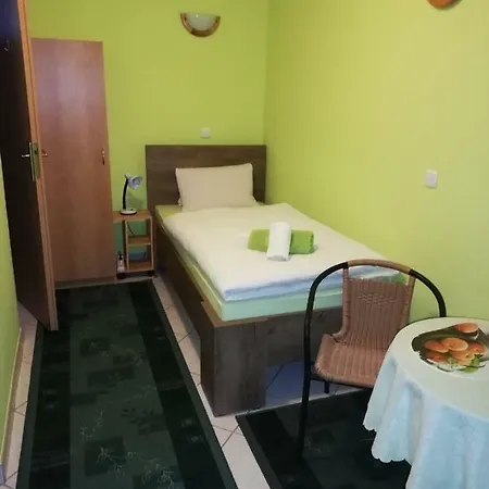 Pri Zamocku Apartment Bešeňová