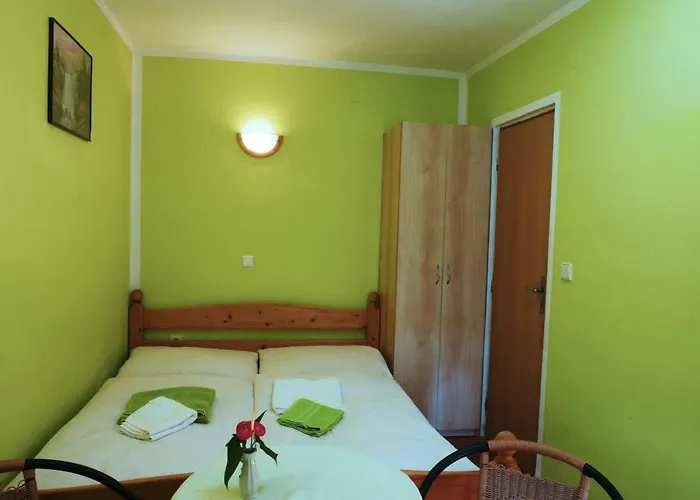 Pri Zamocku * Bešeňová
